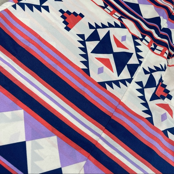 Size small-medium cute, thin, colorful Aztec design top, split neck, curved hem - Picture 6 of 11